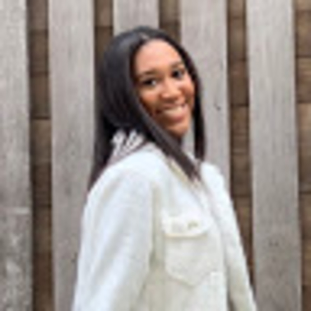 Meet your Posher, Amaya